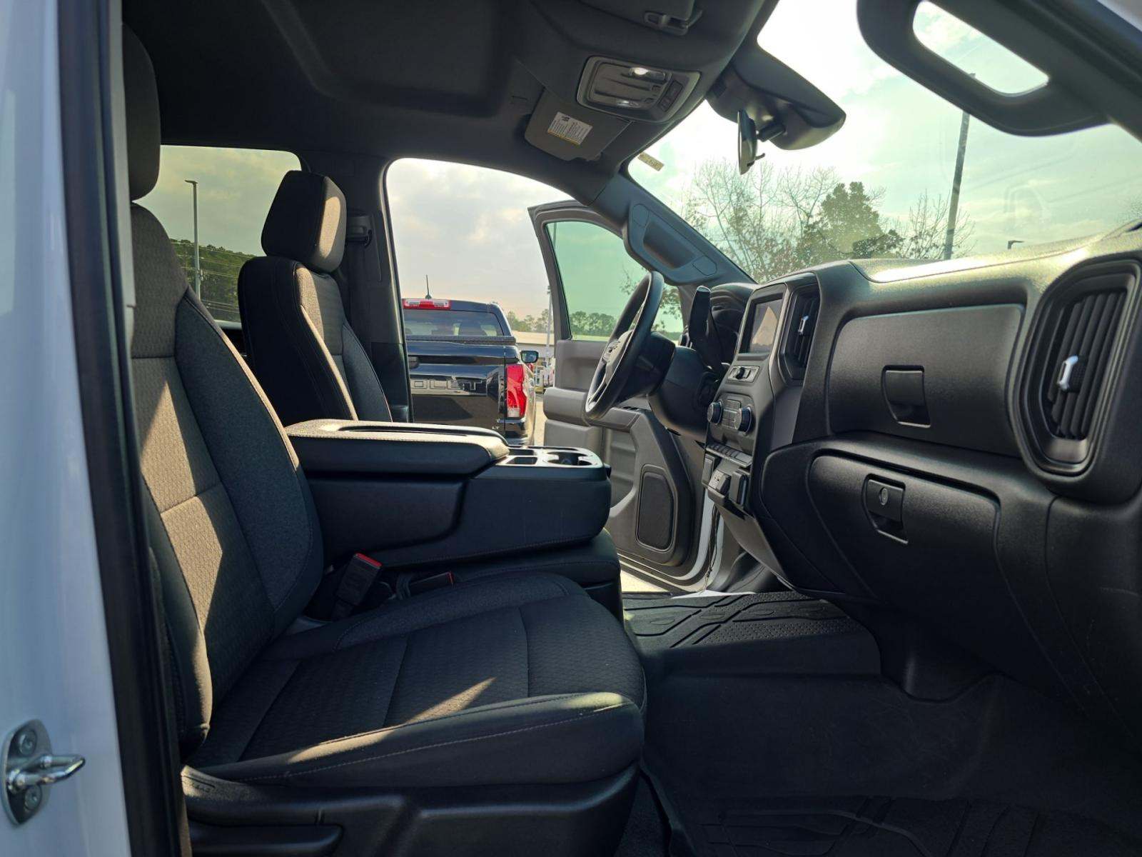 2023 Chevrolet Silverado 1500 Custom AWD