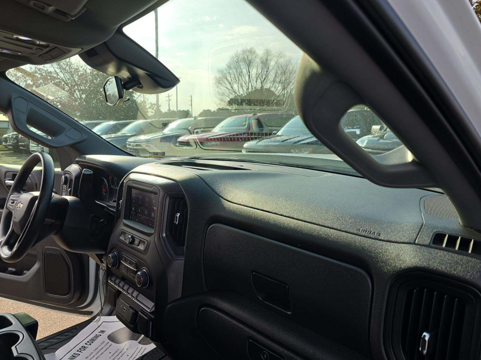 2023 Chevrolet Silverado 1500 Custom AWD