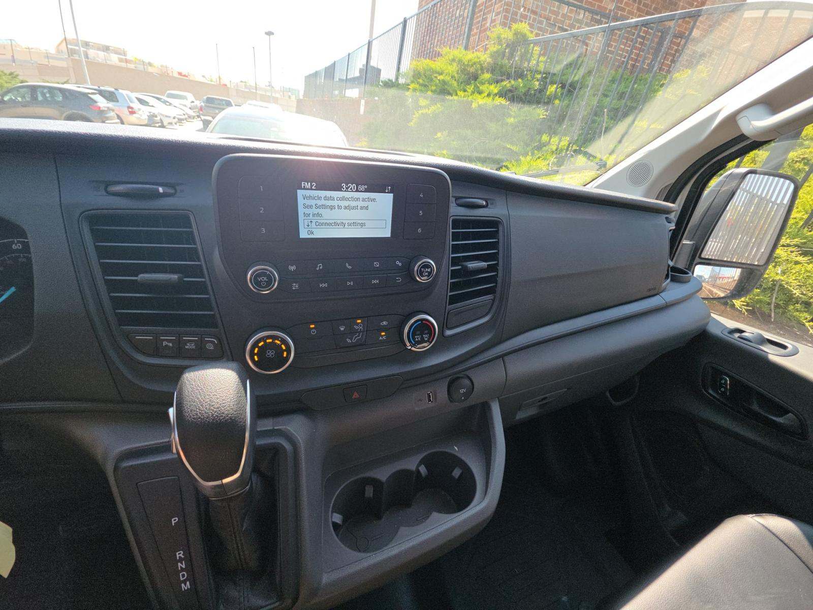 FORD TRANSIT 350 - 10