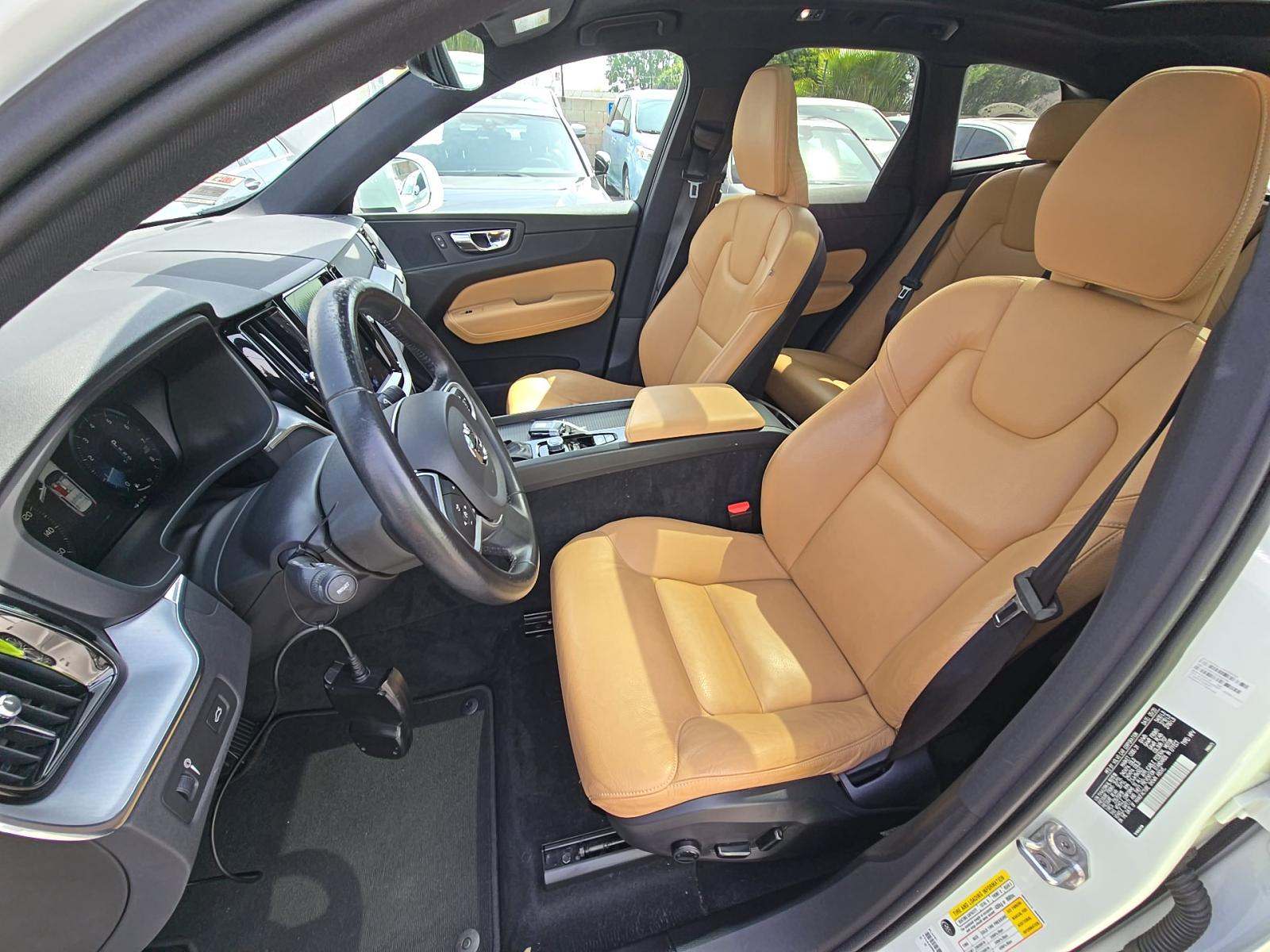 2020 Volvo XC60 T6 Momentum AWD