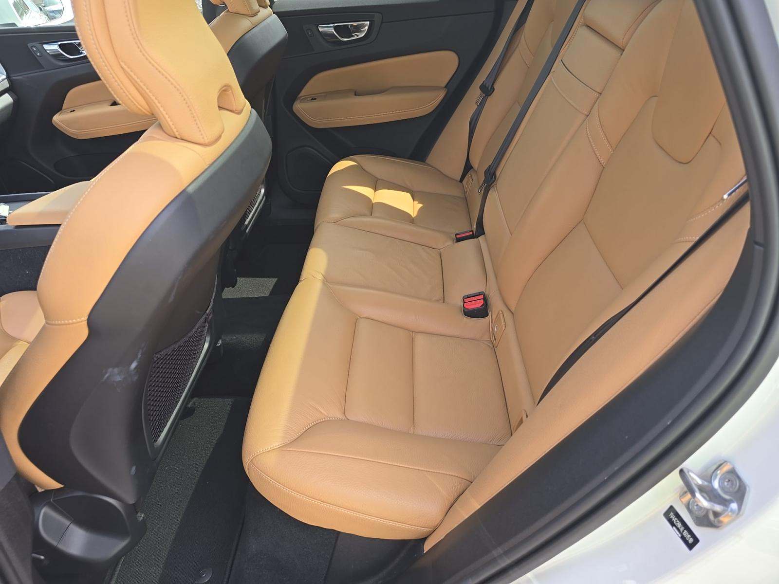 2020 Volvo XC60 T6 Momentum AWD