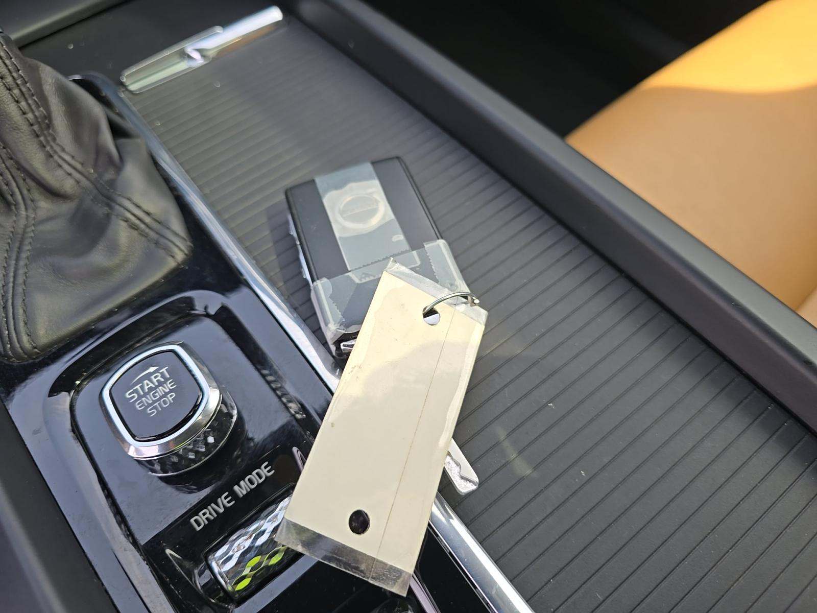 2020 Volvo XC60 T6 Momentum AWD