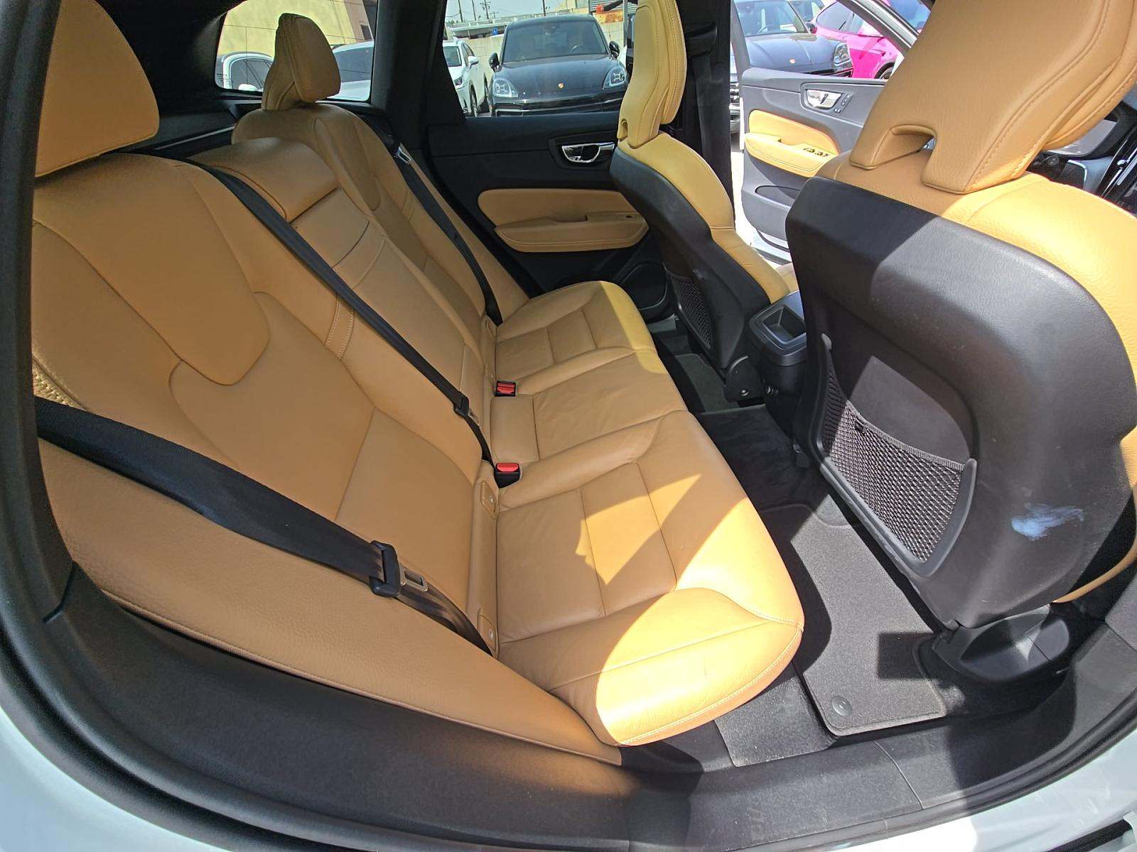 2020 Volvo XC60 T6 Momentum AWD