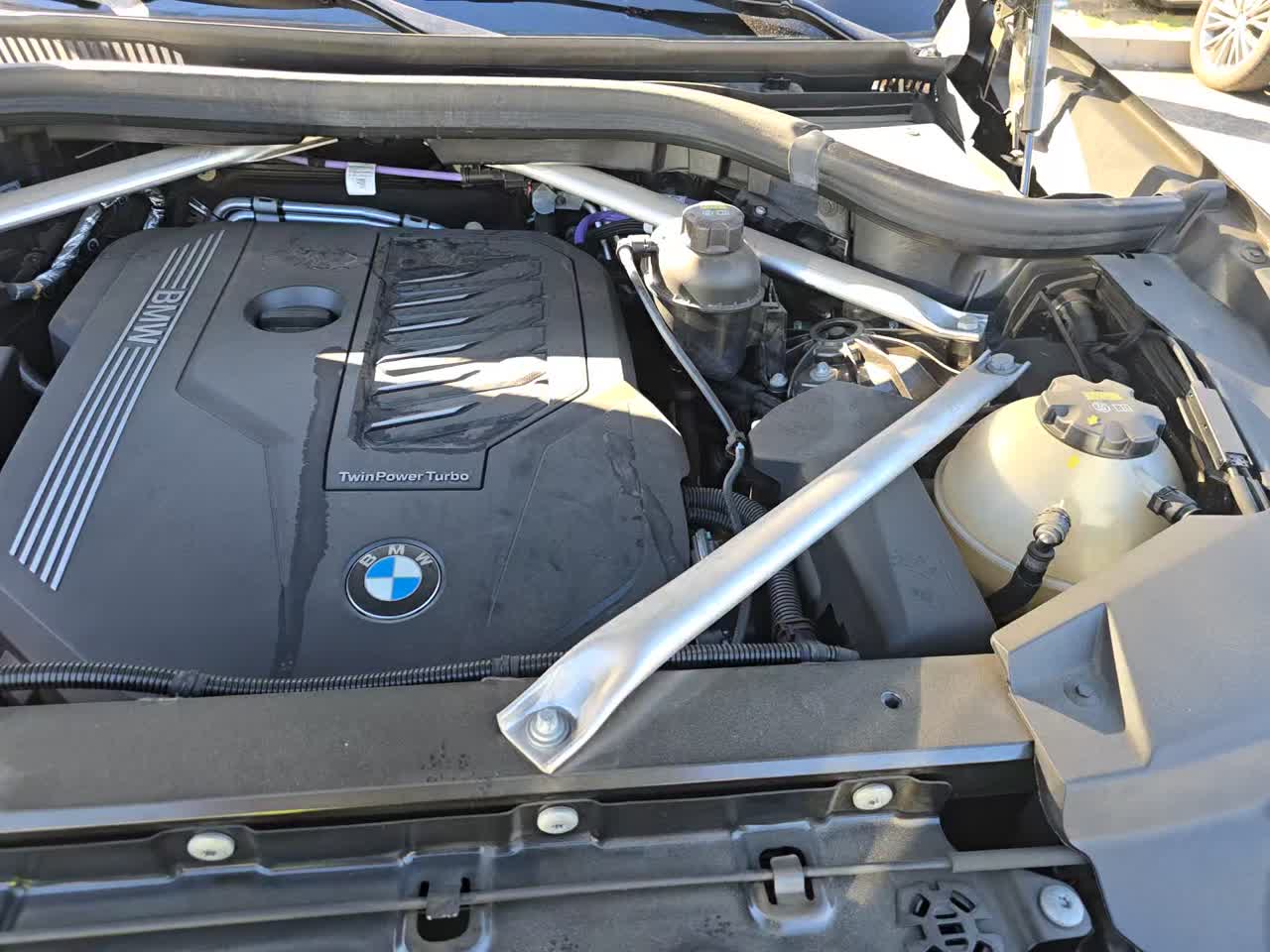 2023 BMW X6 xDrive40i AWD