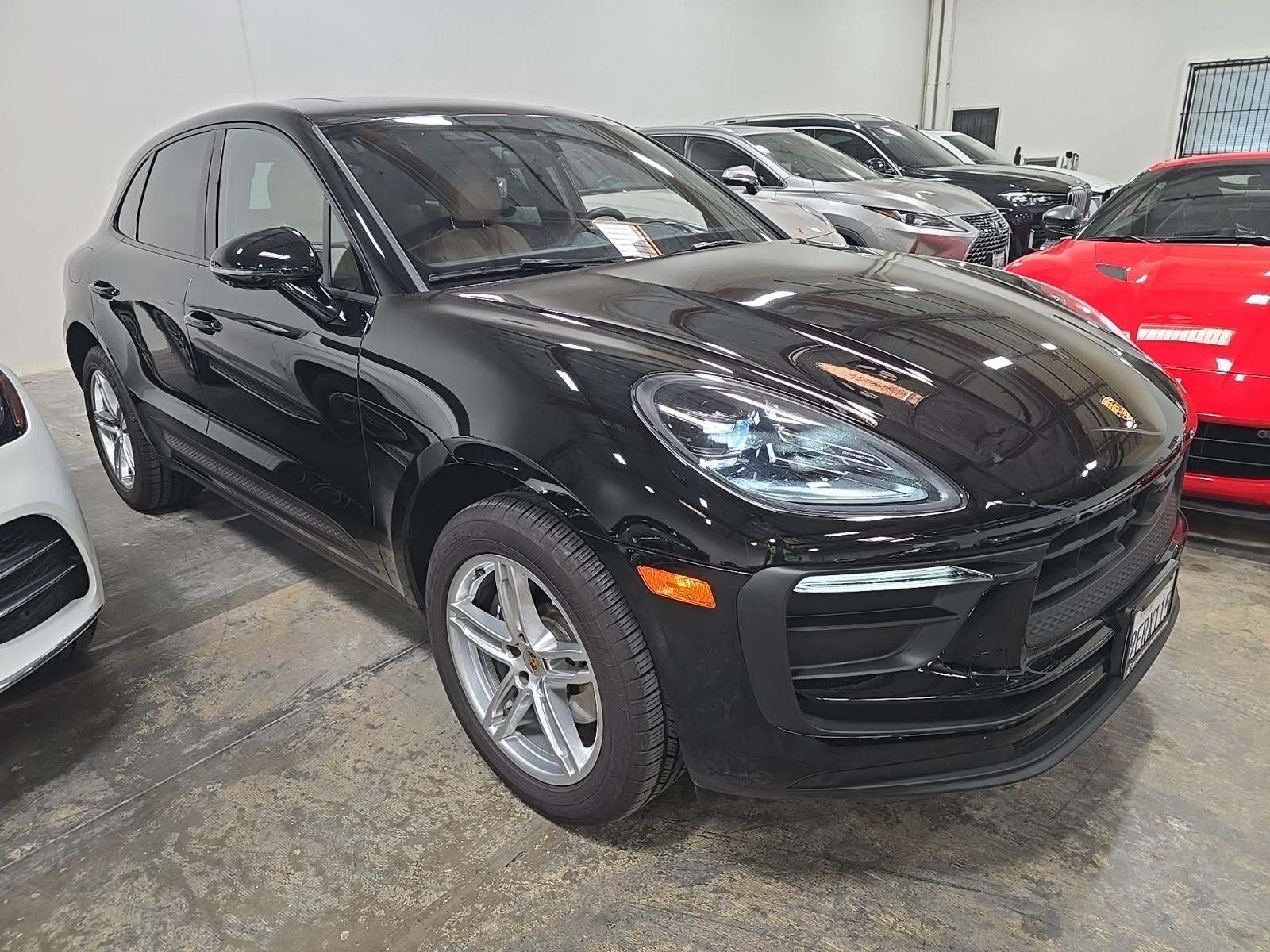 2023 Porsche Macan Base AWD