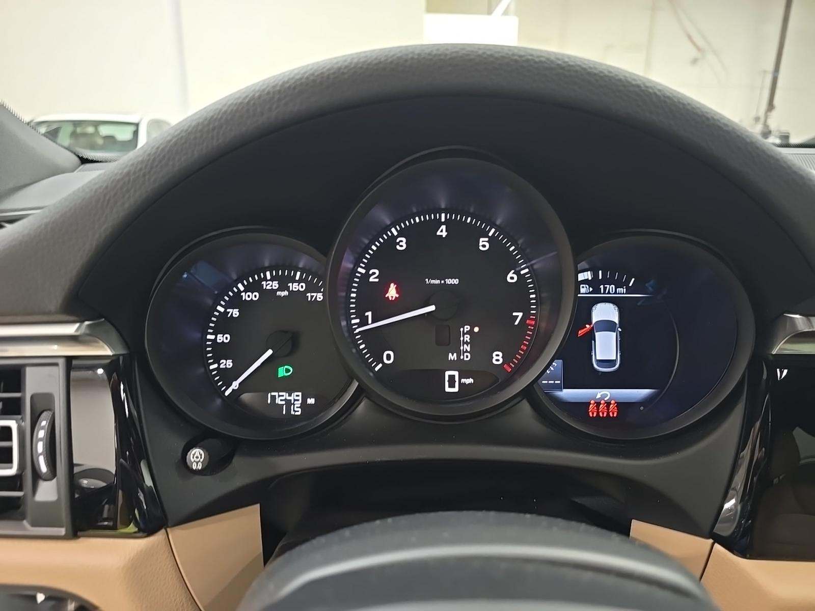 2023 Porsche Macan Base AWD