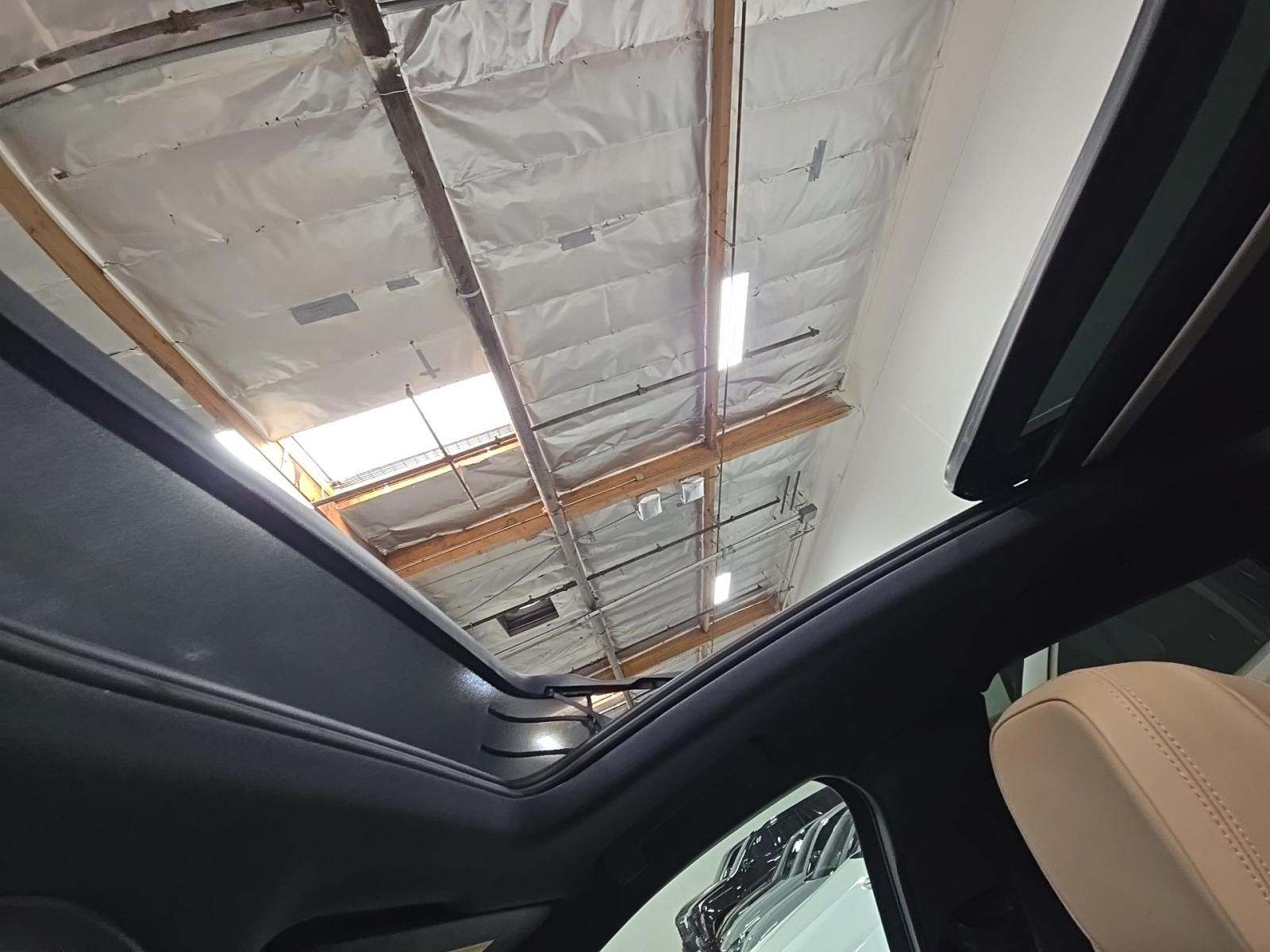 2023 Porsche Macan Base AWD