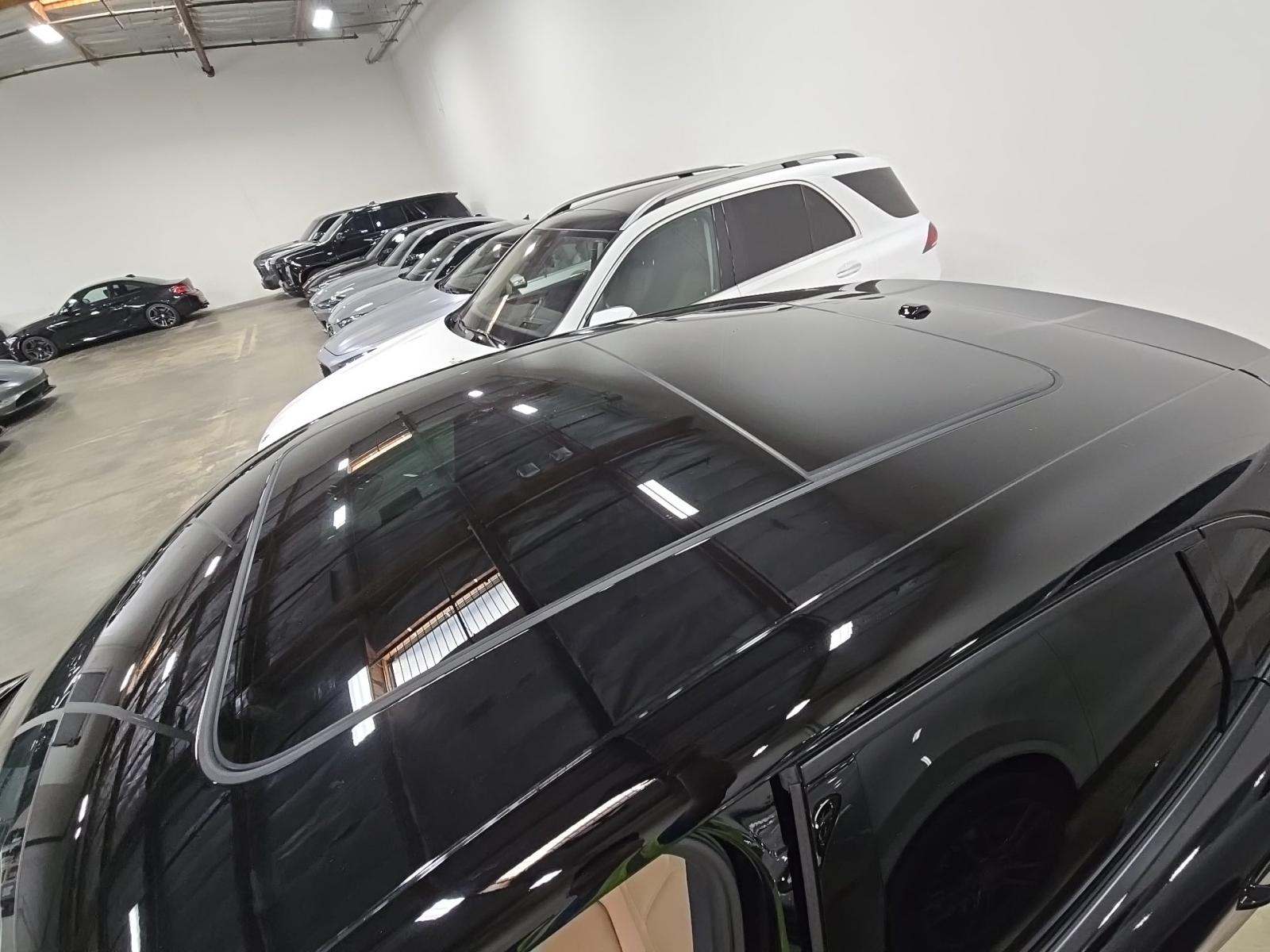 2023 Porsche Macan Base AWD