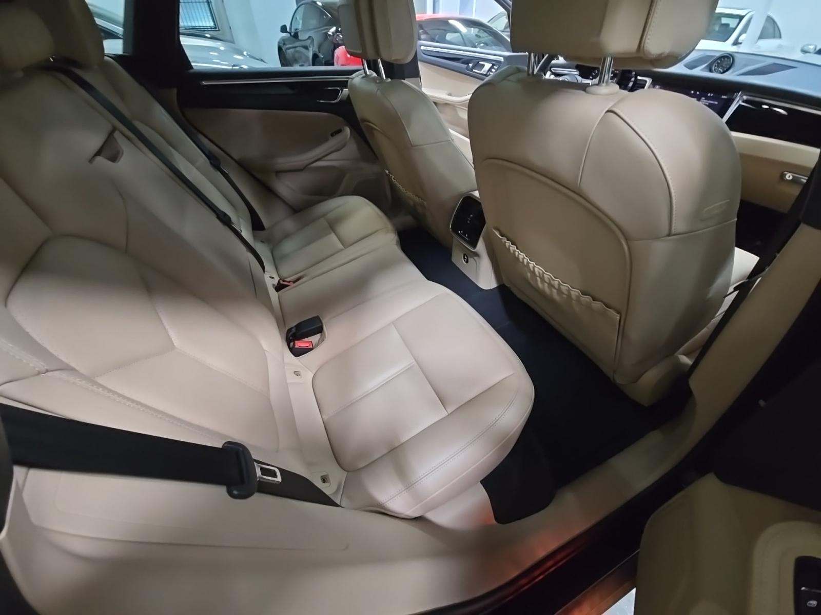 2023 Porsche Macan Base AWD