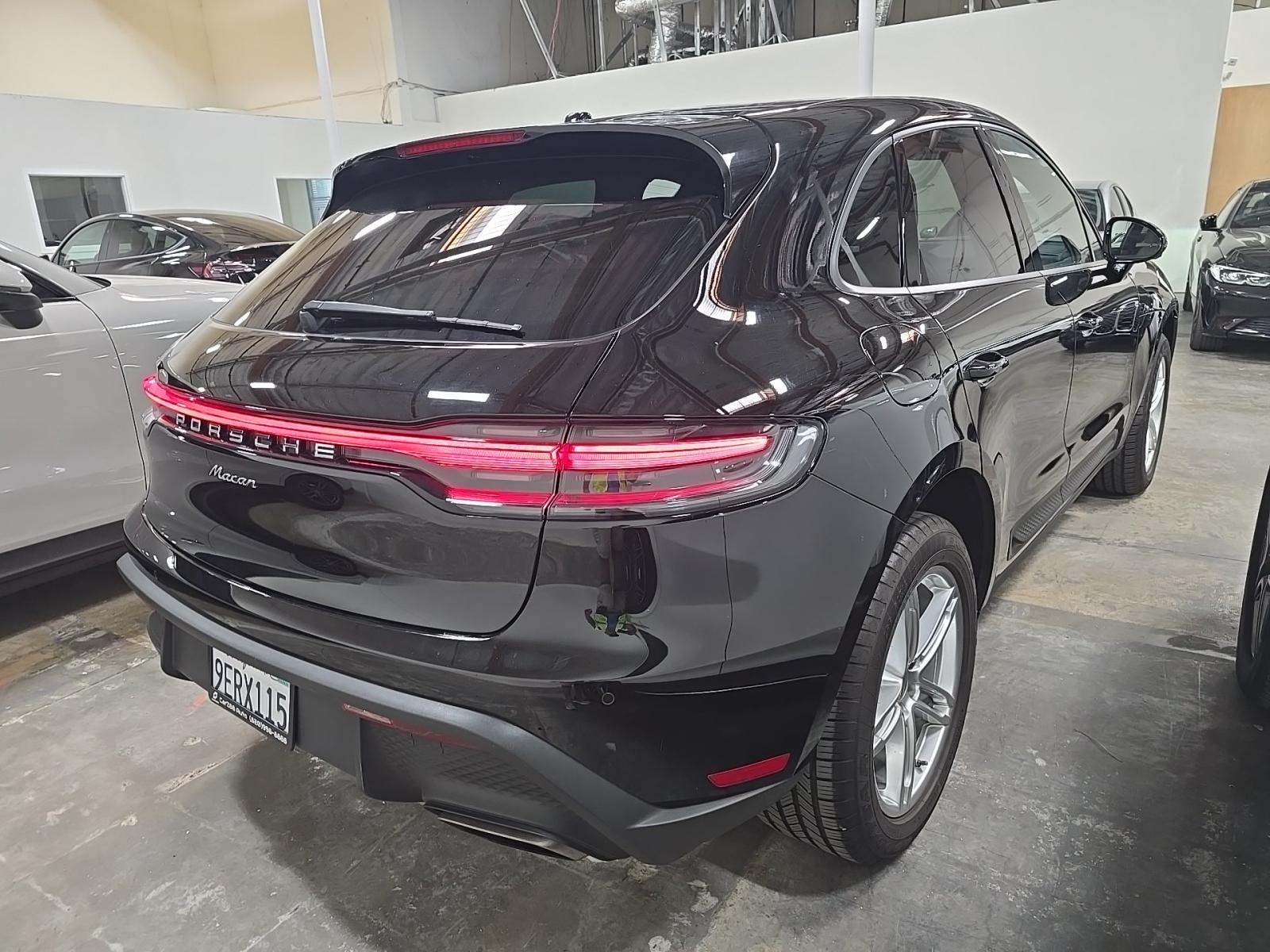 2023 Porsche Macan Base AWD