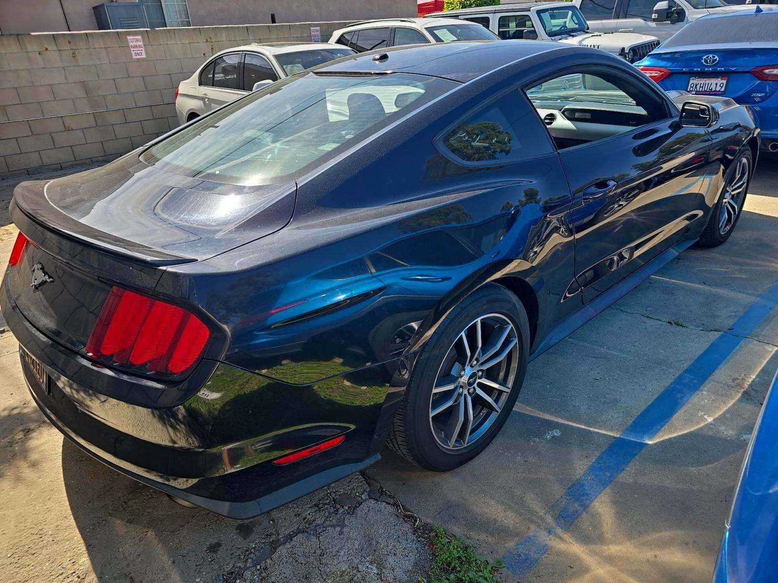 2017 Ford Mustang EcoBoost Premium RWD