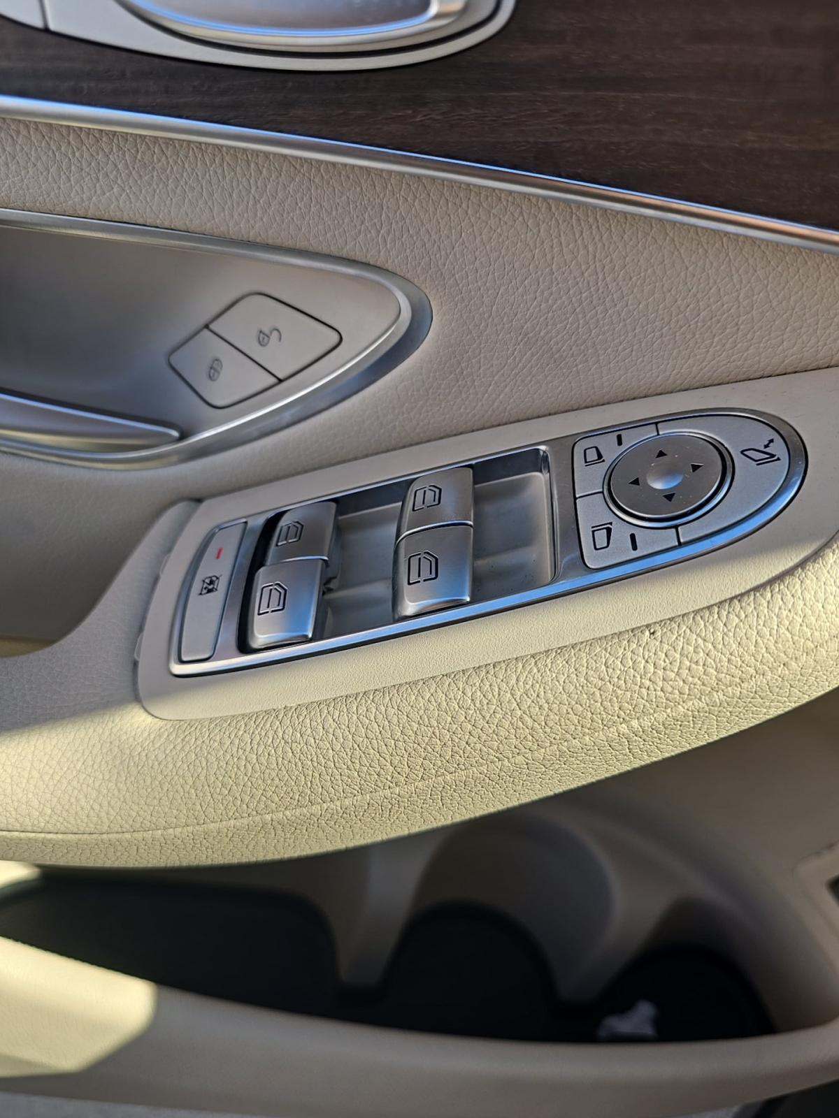 2022 Mercedes-Benz GLC GLC 300 RWD