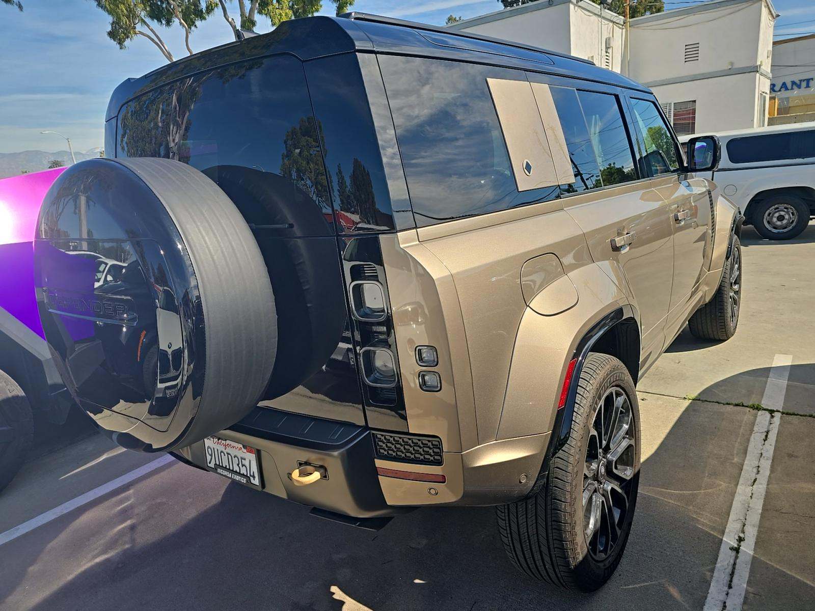 2025 Land Rover Defender 110 OCTA AWD