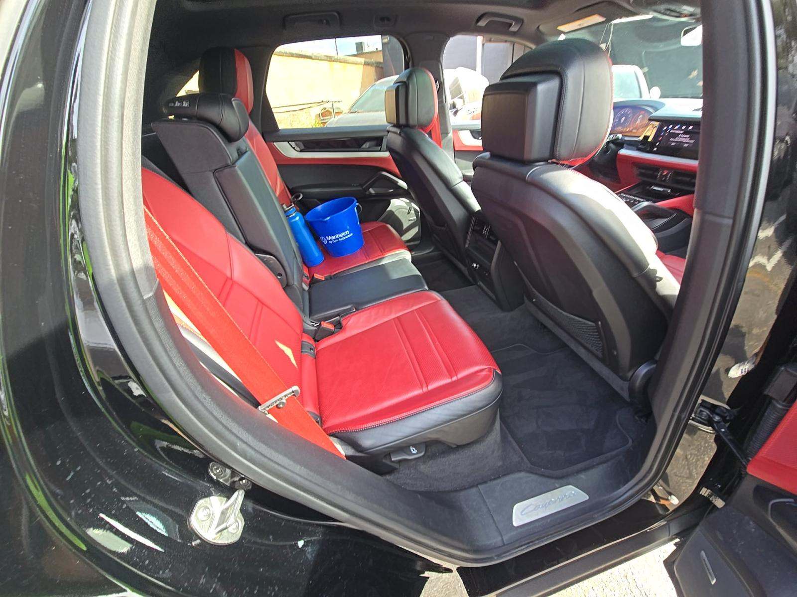 2024 Porsche Cayenne Base AWD