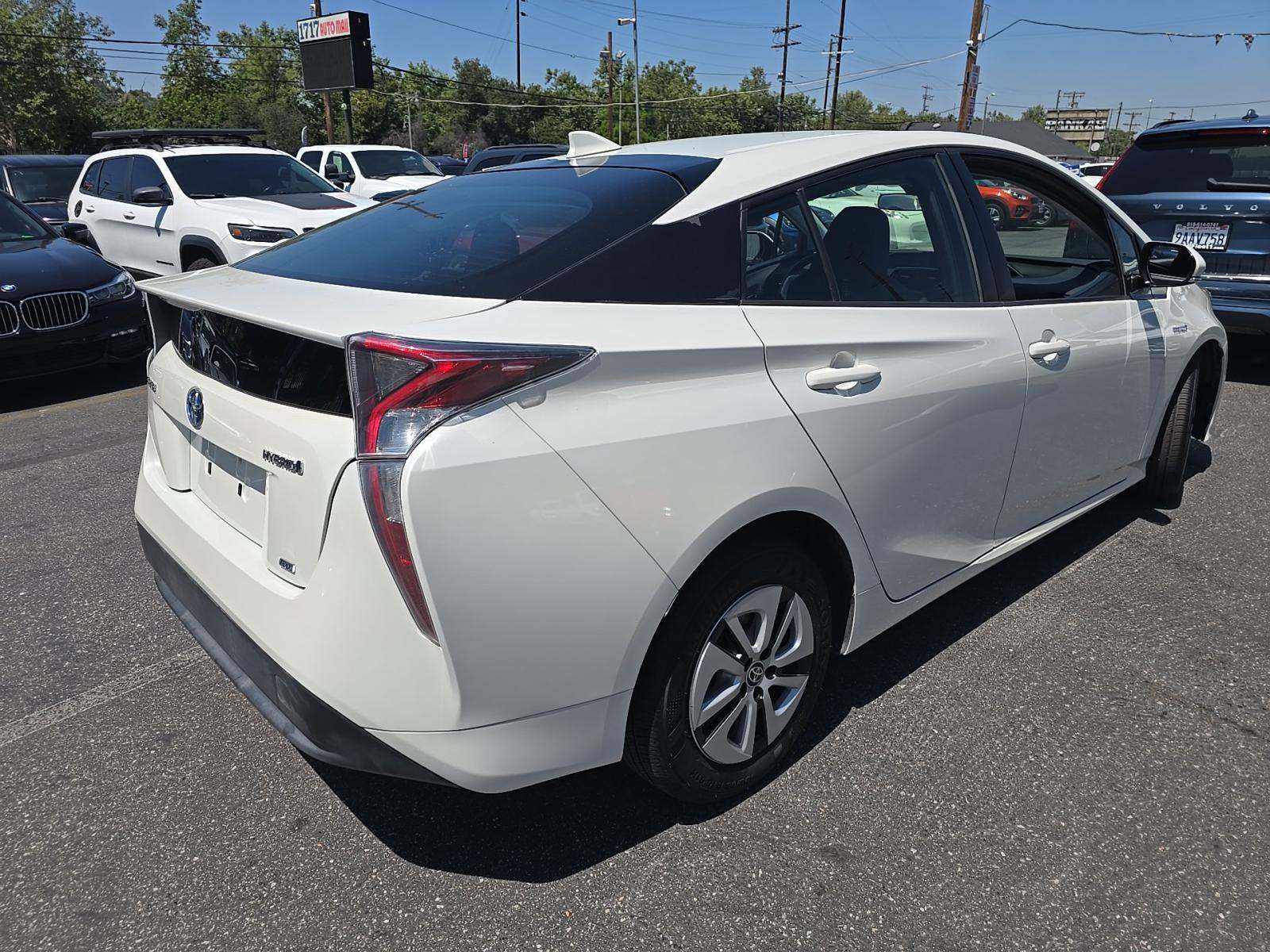 TOYOTA PRIUS - 3