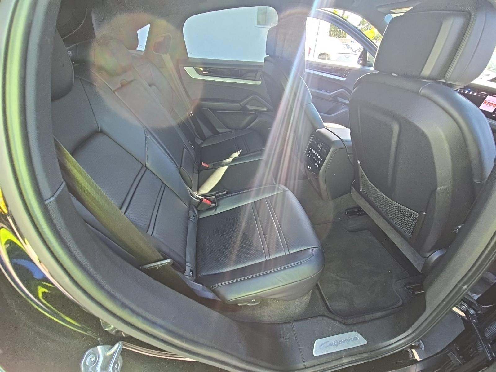 2024 Porsche Cayenne Base AWD