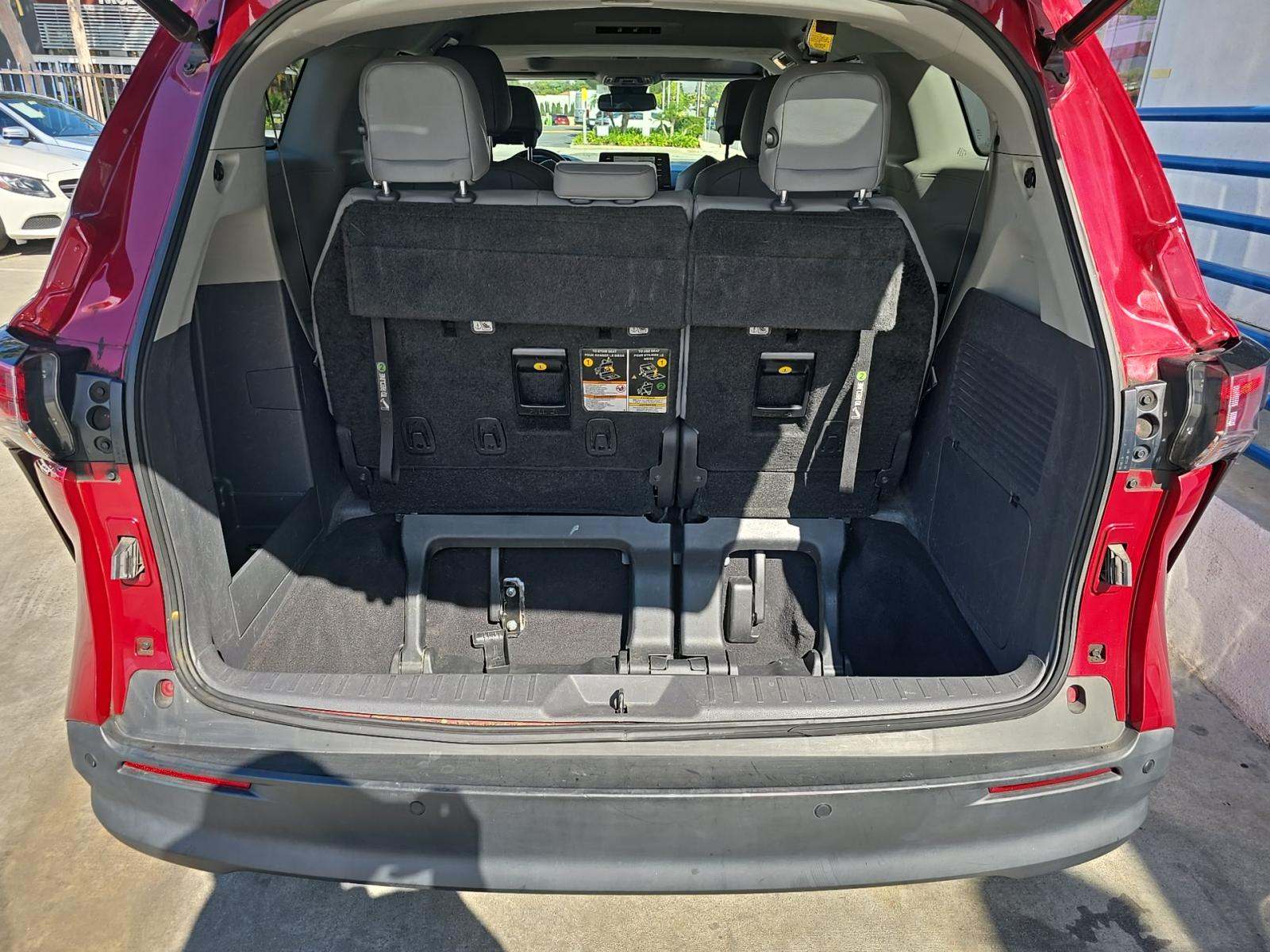 2021 Toyota Sienna XLE FWD