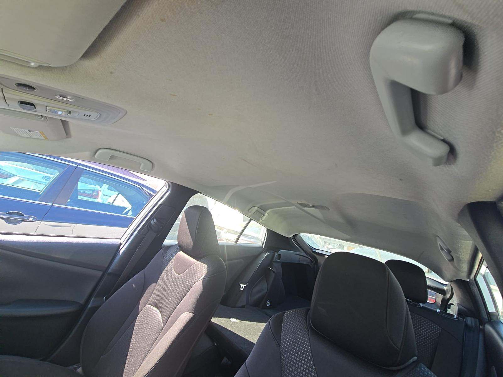 2022 Toyota Prius LE FWD