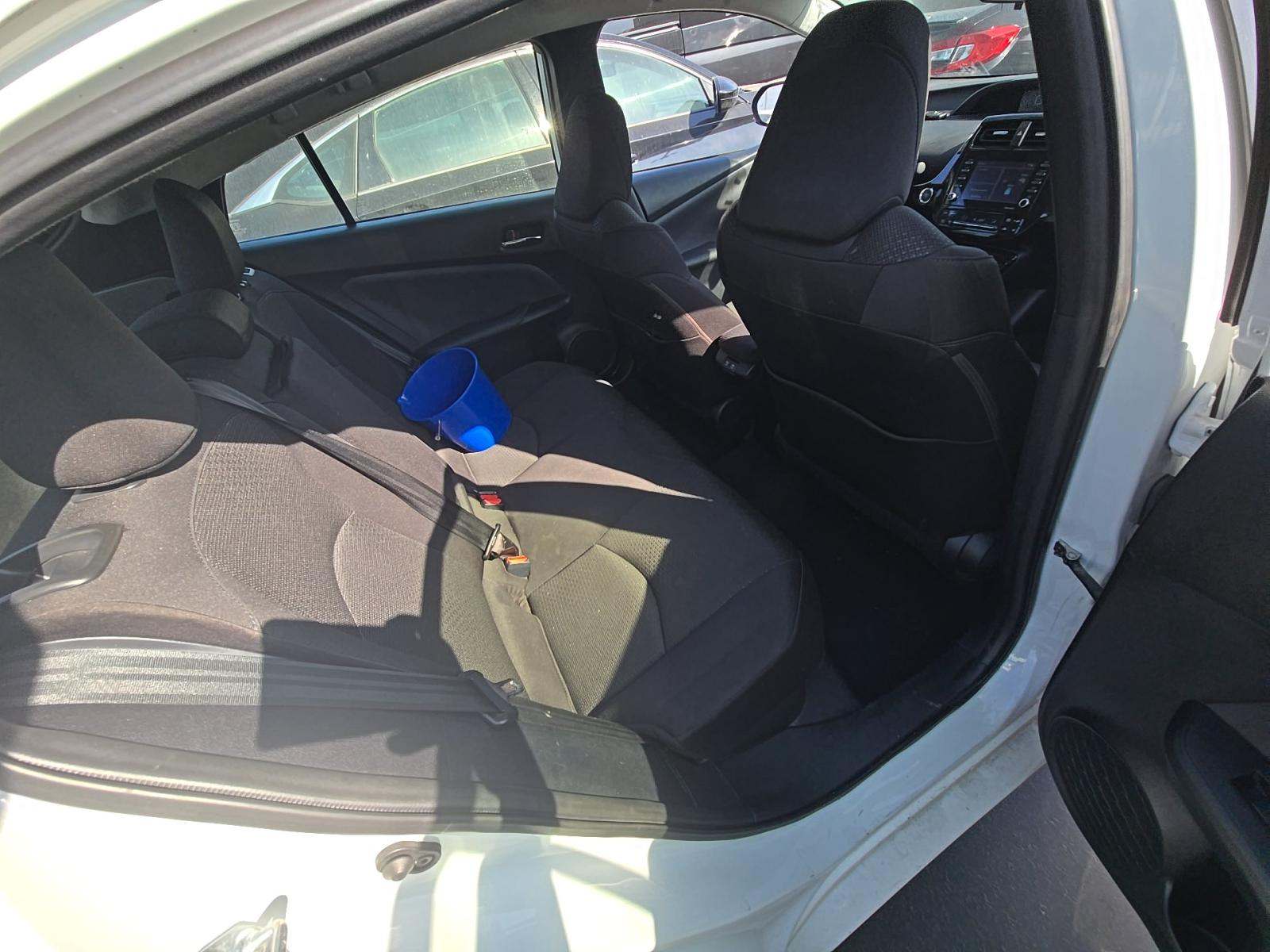 2022 Toyota Prius LE FWD