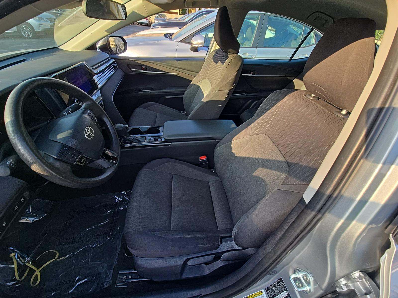 2025 Toyota Camry LE FWD