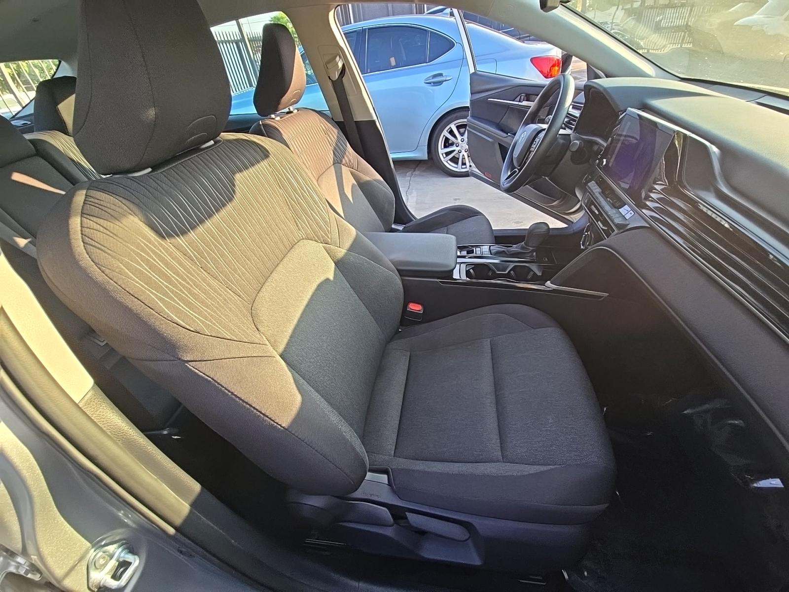 2025 Toyota Camry LE FWD