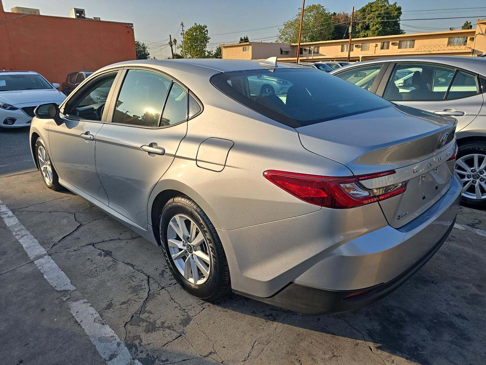 2025 Toyota Camry LE FWD