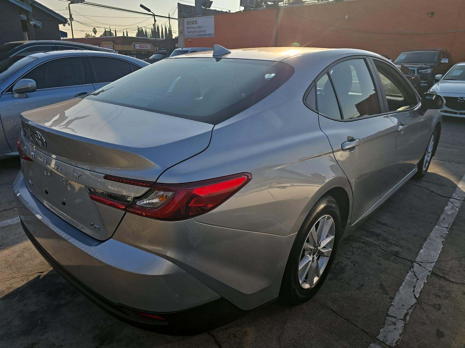2025 Toyota Camry LE FWD