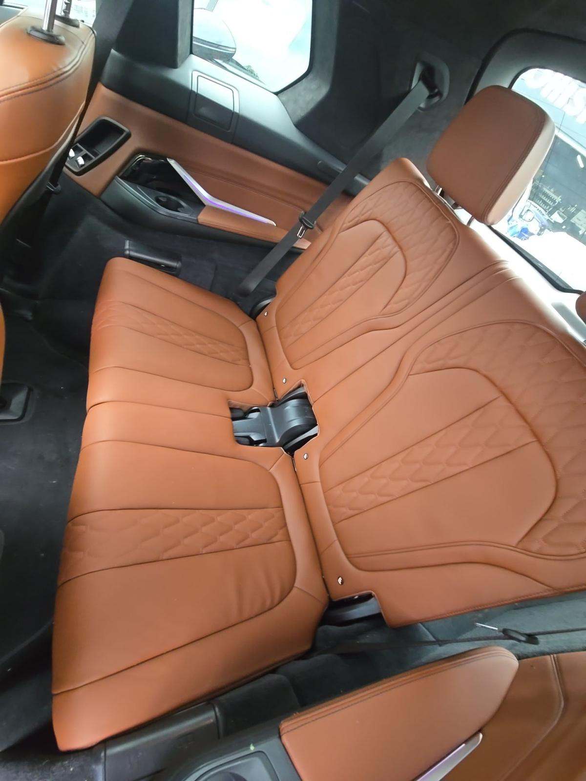 2023 BMW X7 xDrive40i AWD