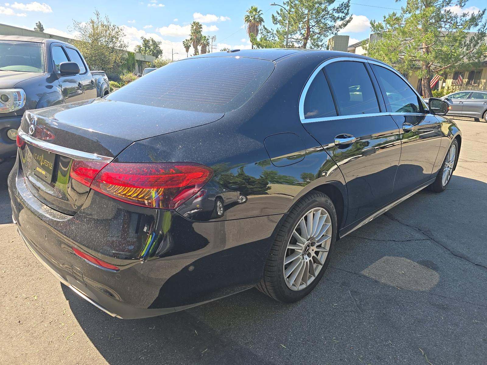 MERCEDES-BENZ E-CLASS - 3