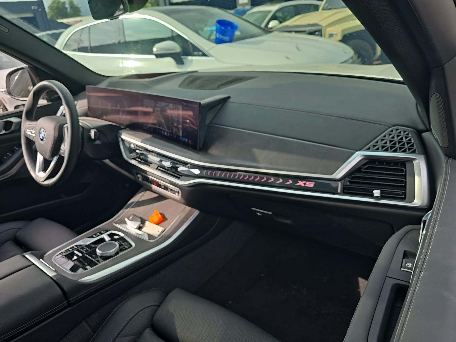 2025 BMW X5 xDrive40i AWD