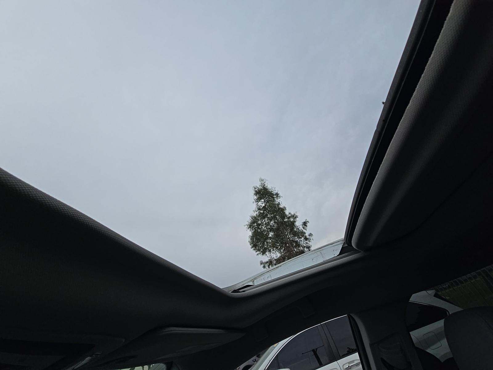 2023 Toyota Sienna Limited FWD