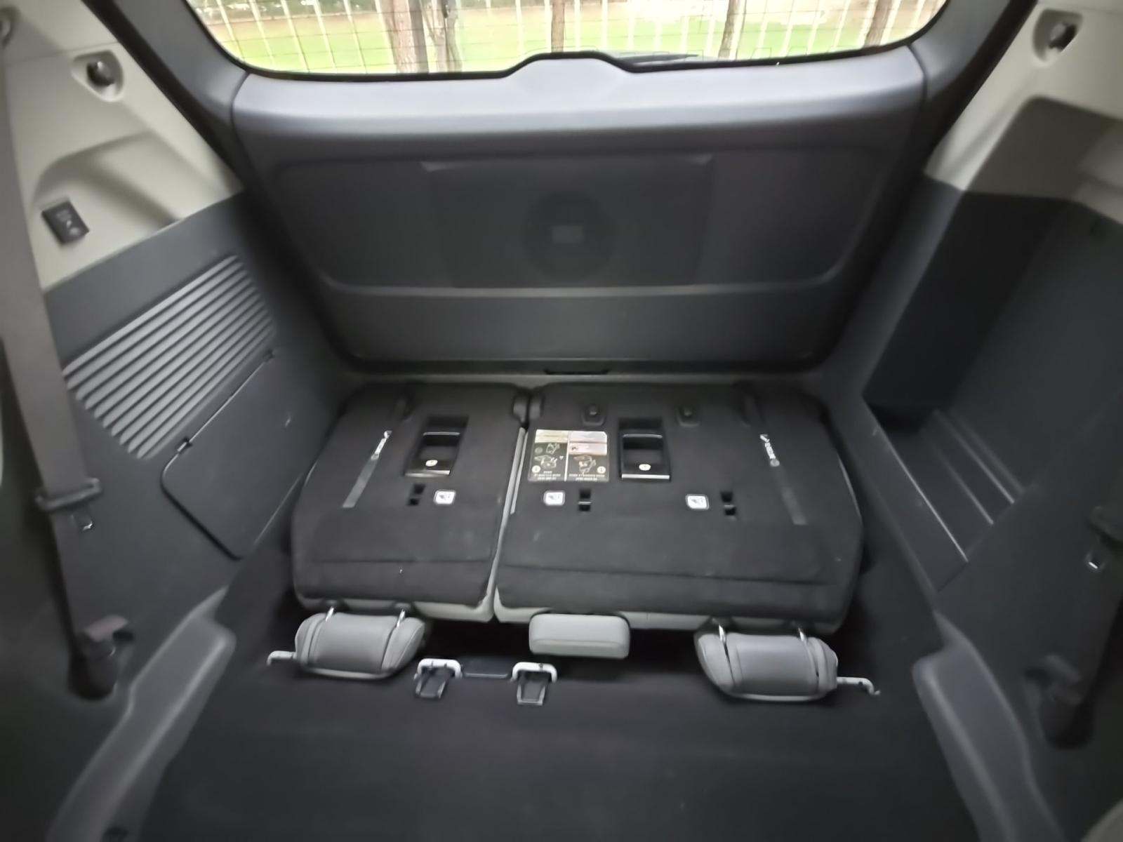 2023 Toyota Sienna Limited FWD