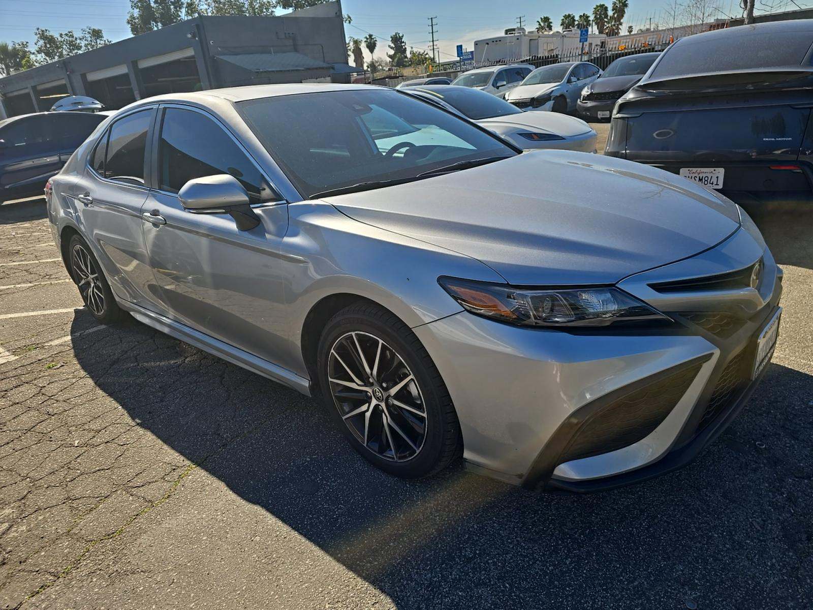 2024 Toyota Camry SE FWD