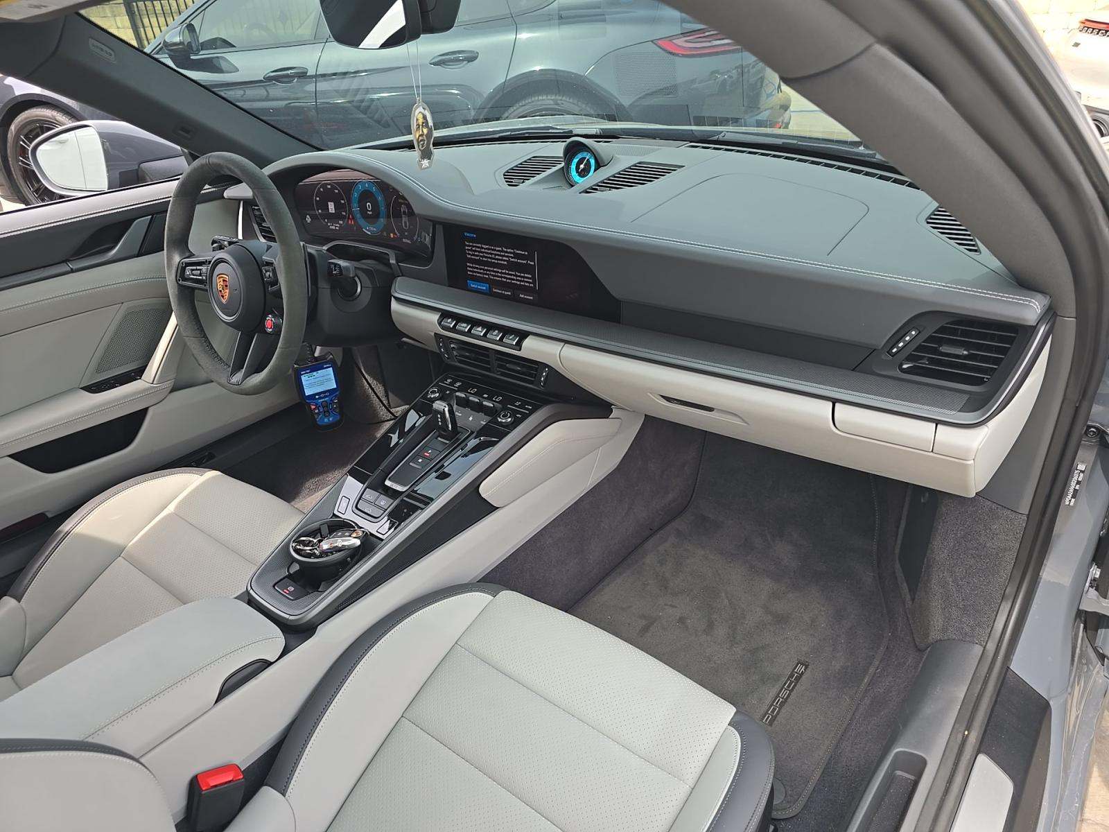 2025 Porsche 911 Carrera RWD