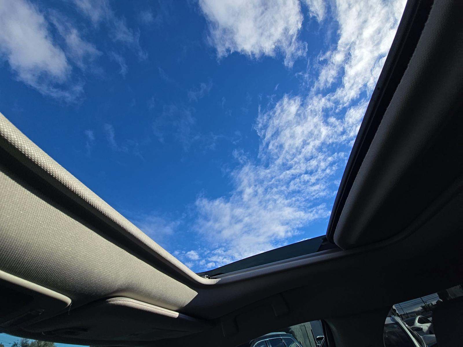 2022 Toyota Sienna XLE FWD