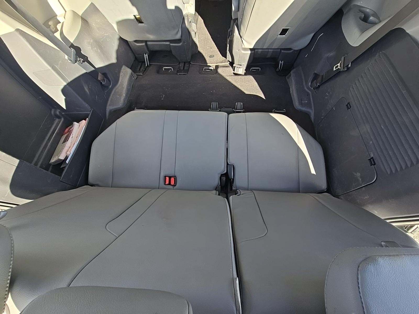 2022 Toyota Sienna XLE FWD