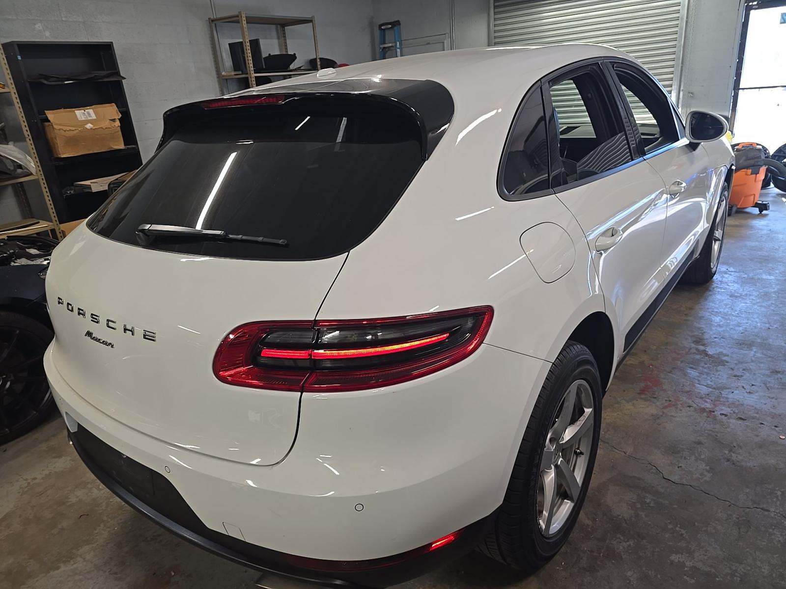2018 Porsche Macan Base AWD
