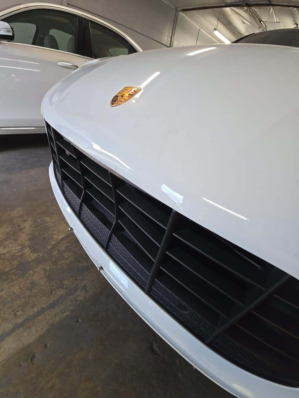 2018 Porsche Macan Base AWD