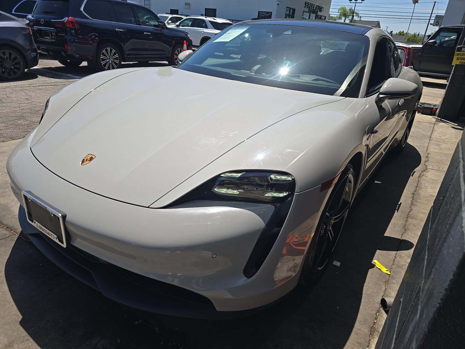PORSCHE TAYCAN - 1