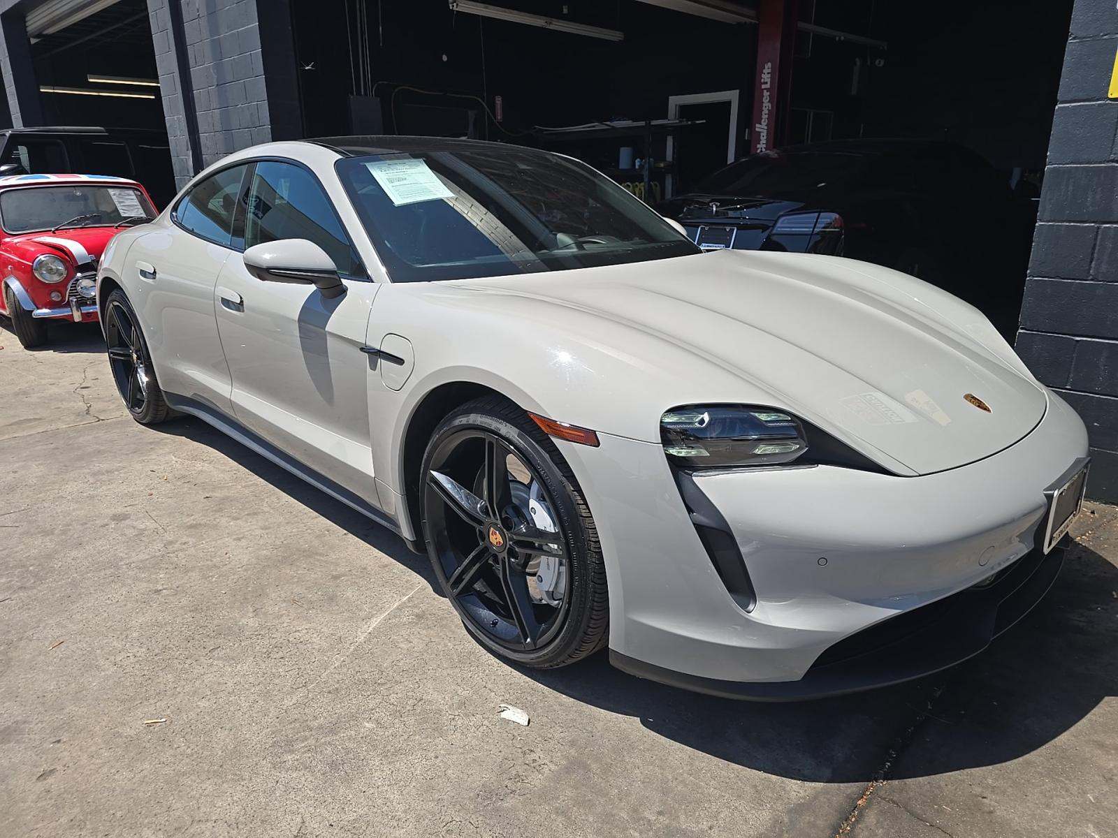 PORSCHE TAYCAN - 4