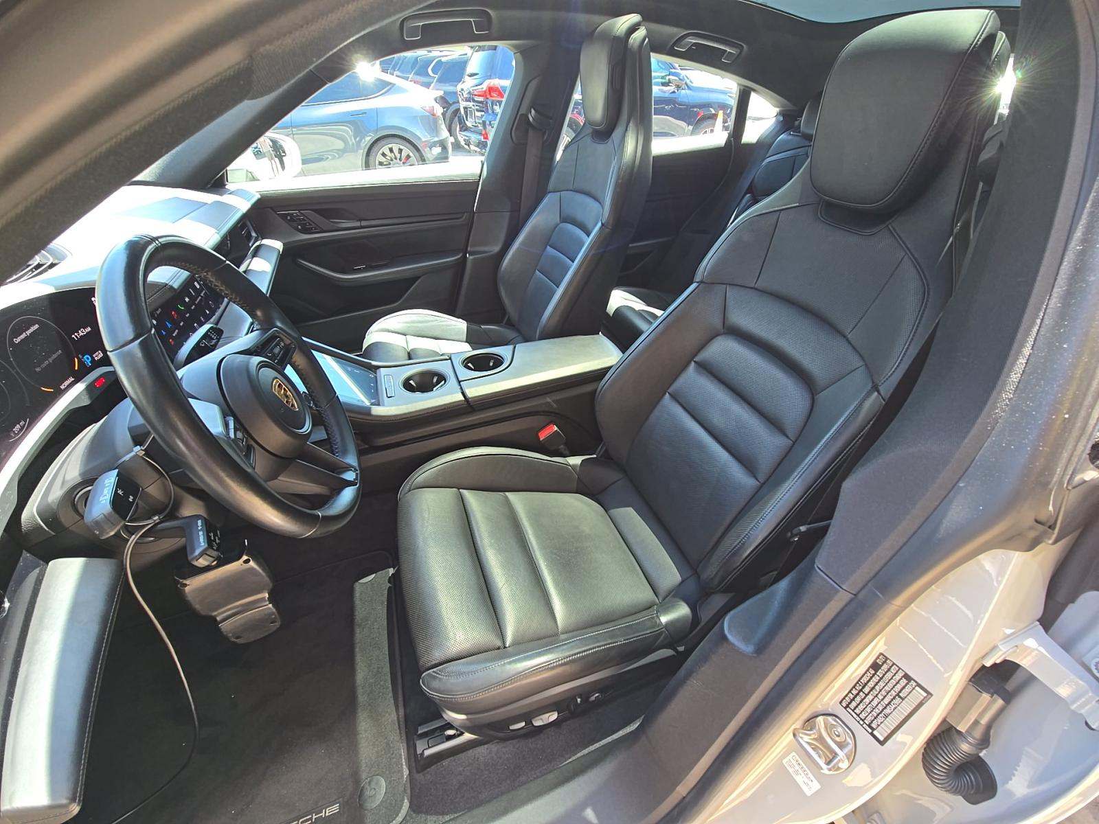 PORSCHE TAYCAN - 6