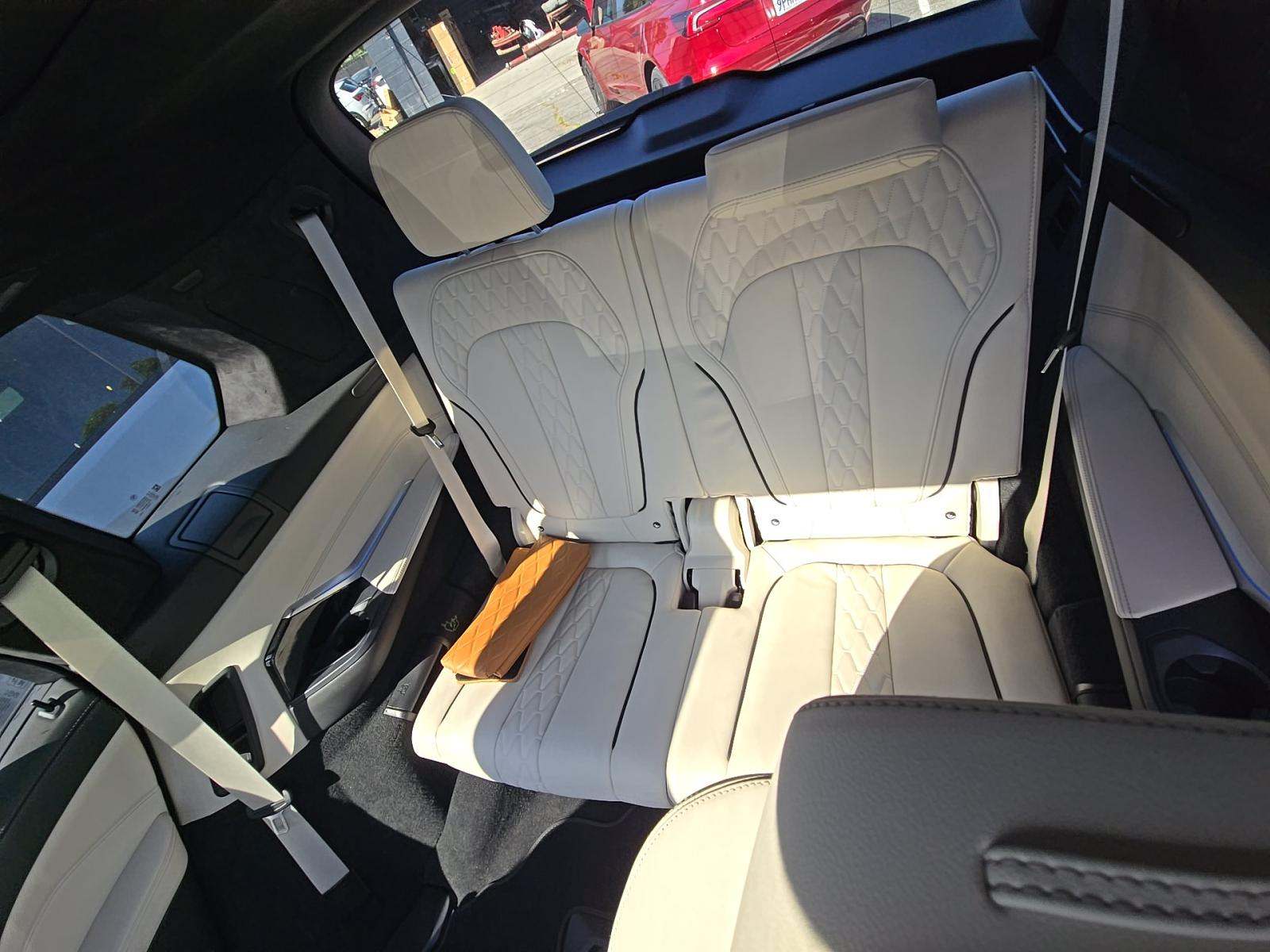 2023 BMW X7 xDrive40i AWD