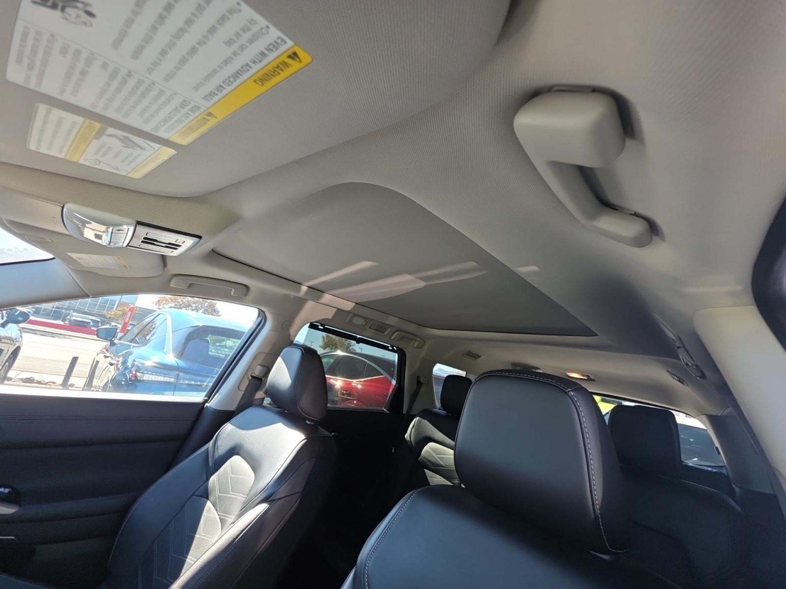 2024 Nissan Pathfinder Platinum FWD