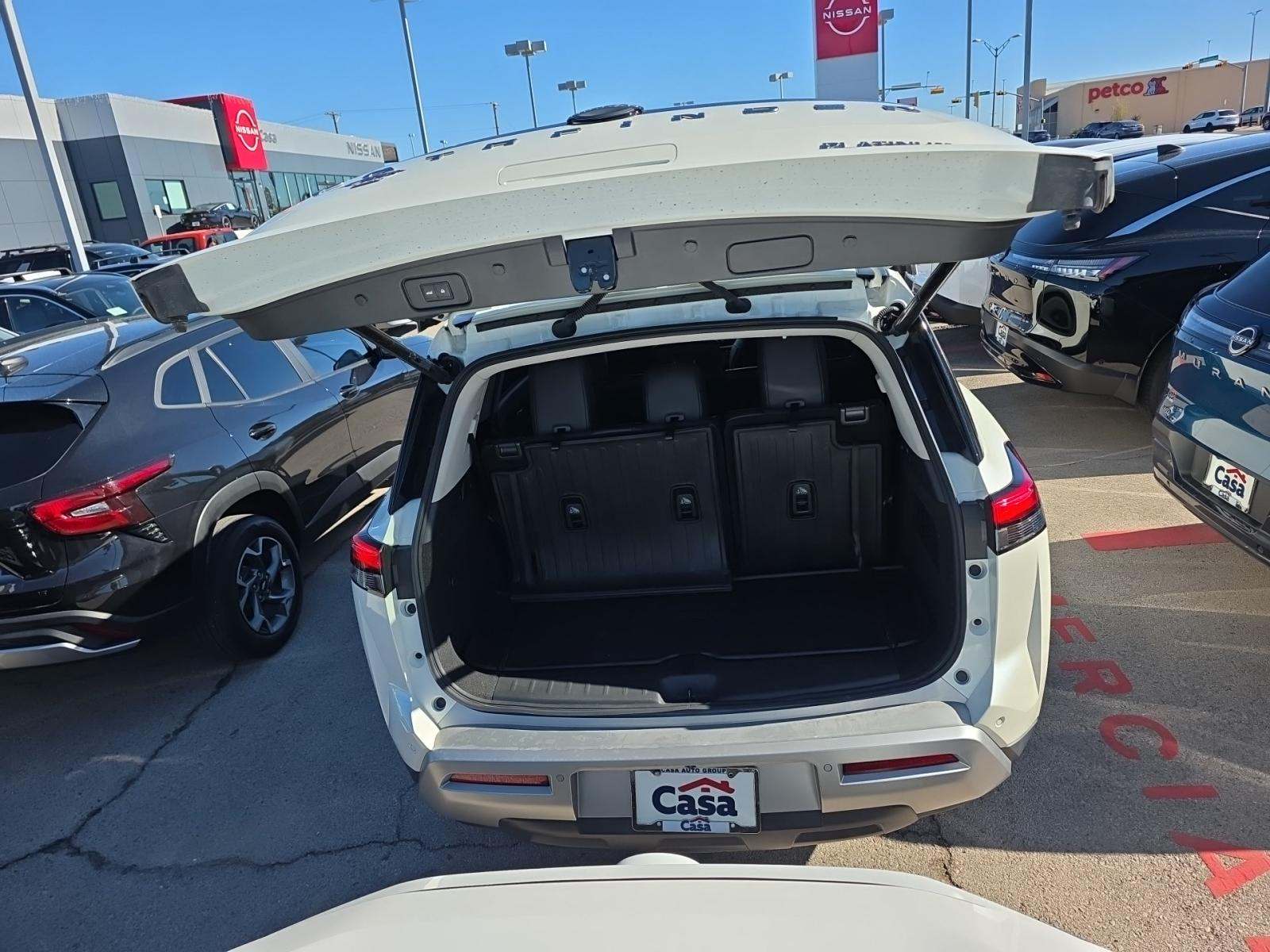 2024 Nissan Pathfinder Platinum FWD