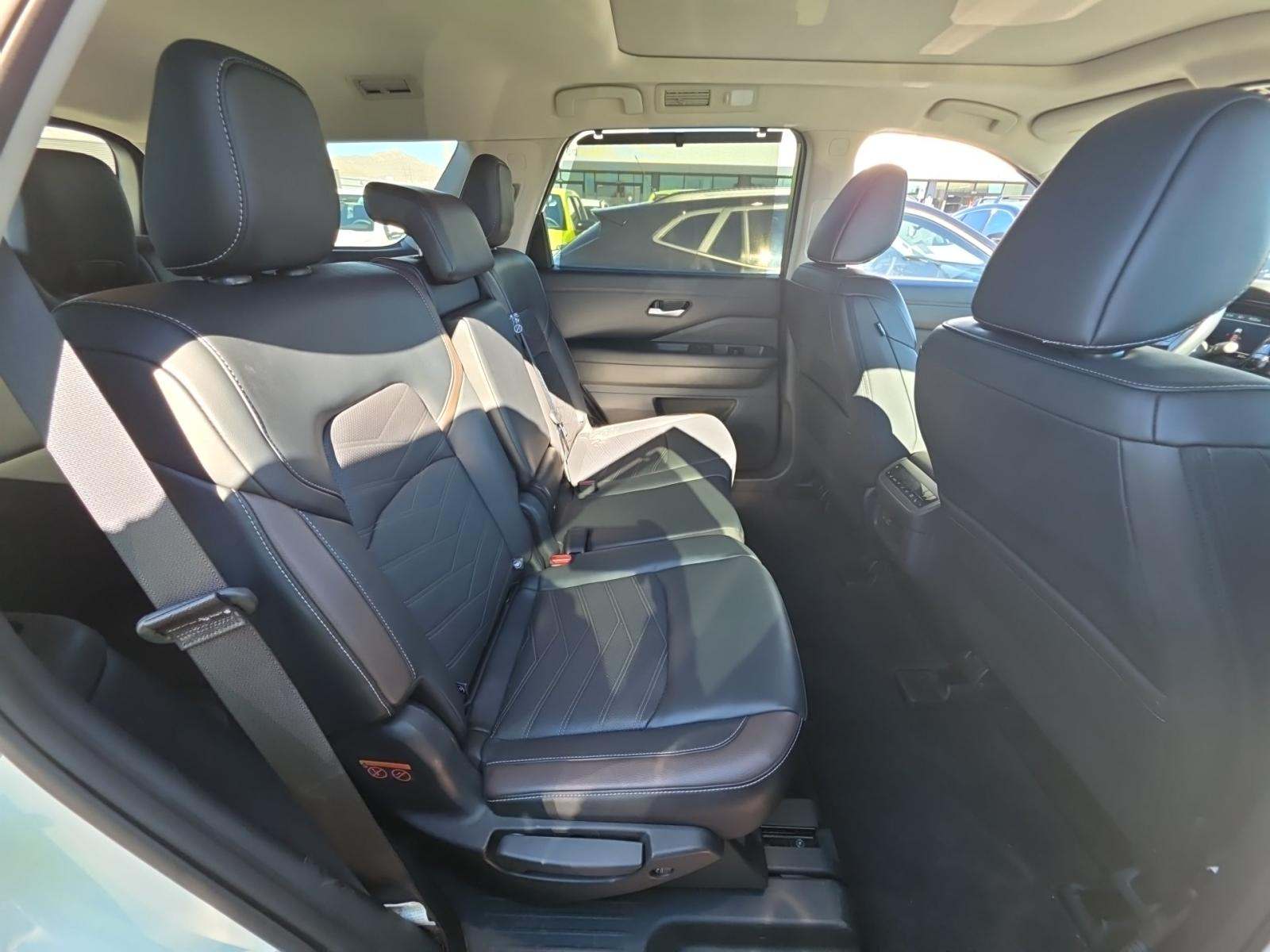 2024 Nissan Pathfinder Platinum FWD