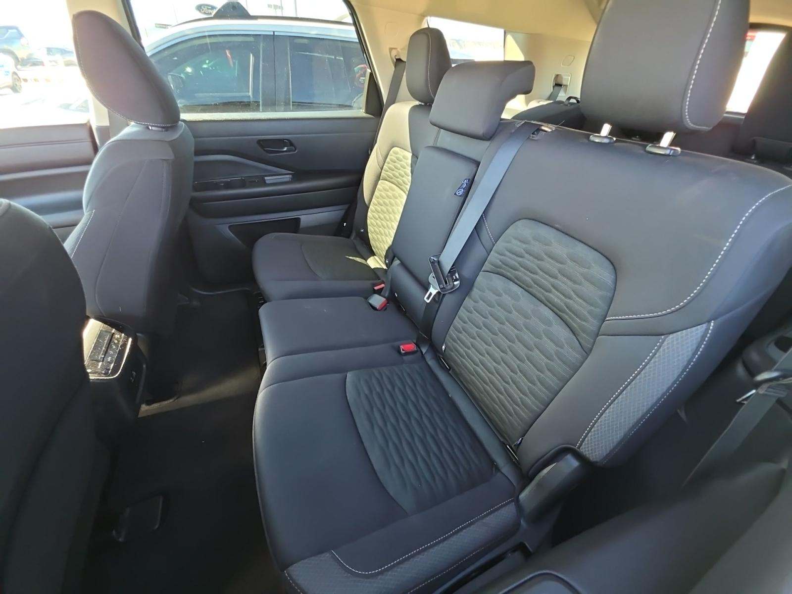 2025 Nissan Pathfinder SV AWD