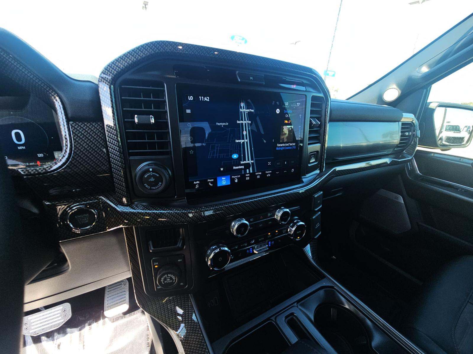 2025 Ford F-150 Lariat AWD