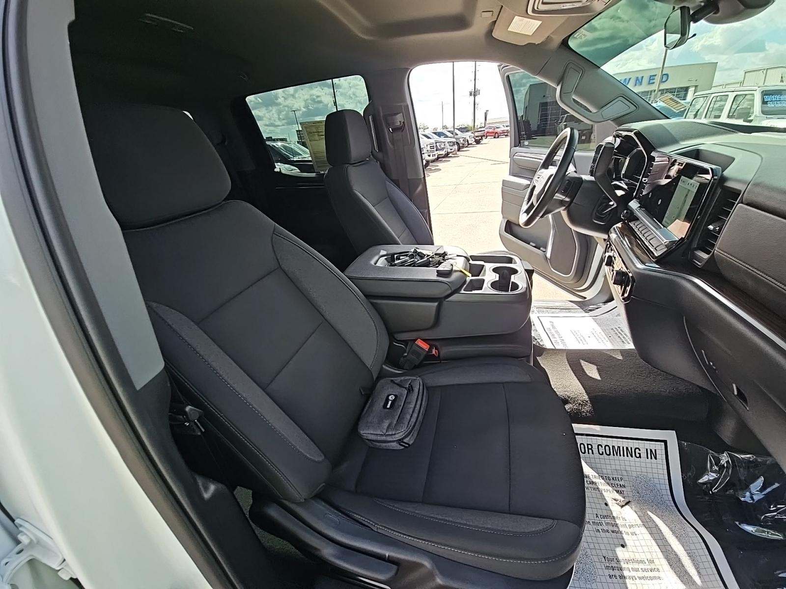 2024 Chevrolet Silverado 1500 RST AWD