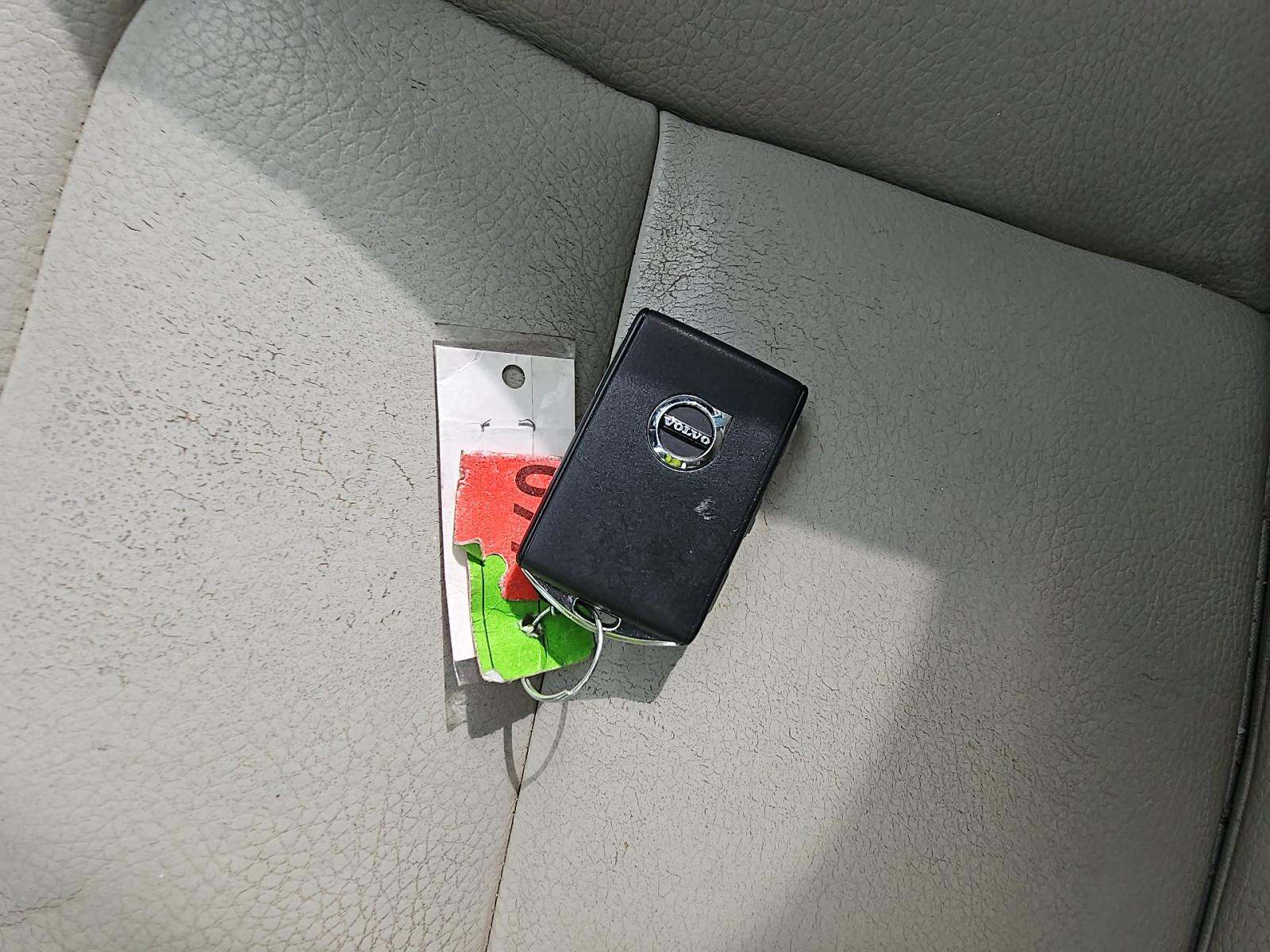 2019 Volvo XC90 T6 Momentum AWD