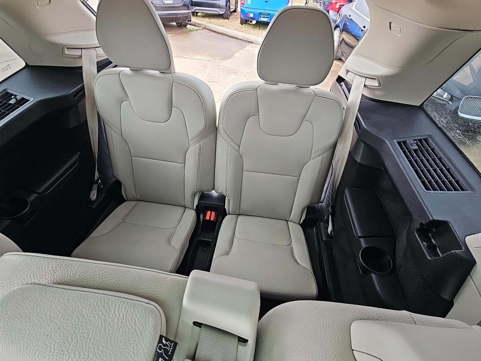 2019 Volvo XC90 T6 Momentum AWD